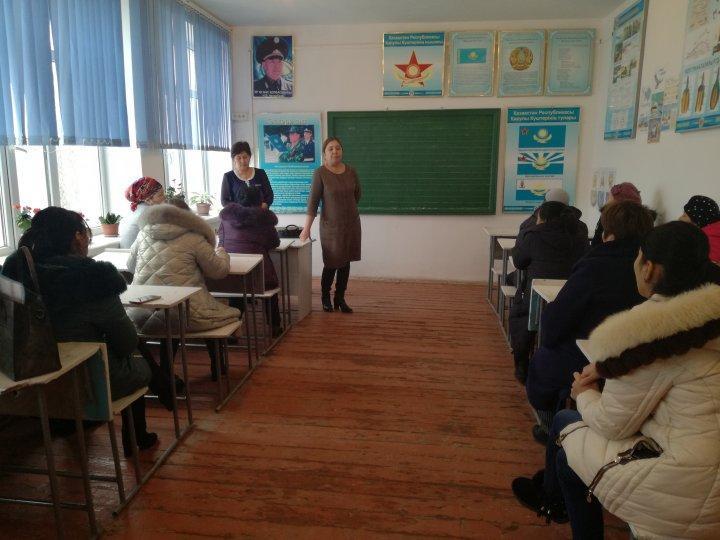 1 ақпан күні "От басы- тәрбие бастауы" тақырыбында 6-11 сынып арасындағы  ата-аналар  жиналыстары өтті.Жиналыстың мақсаты әлеуметтік желідегі оқиғалардың алдыналу