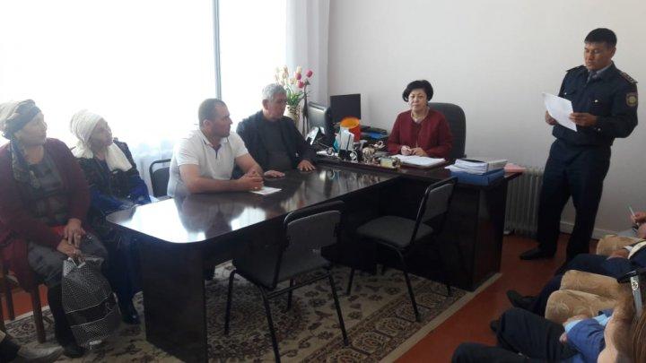 Бүгін 08.05.2019жылы кезекті қамқоршылық кеңестің алдындағы мектеп директордың және мектеп инспекторының жылдық есебінің      отырысы